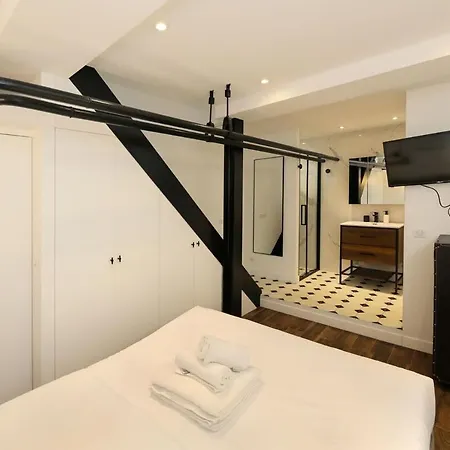 Appartement Proche Des Celebres Puces De 4p *