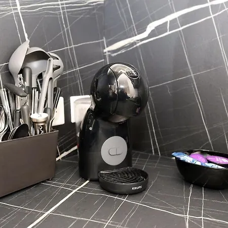 Appartement Proche Des Celebres Puces De 4p