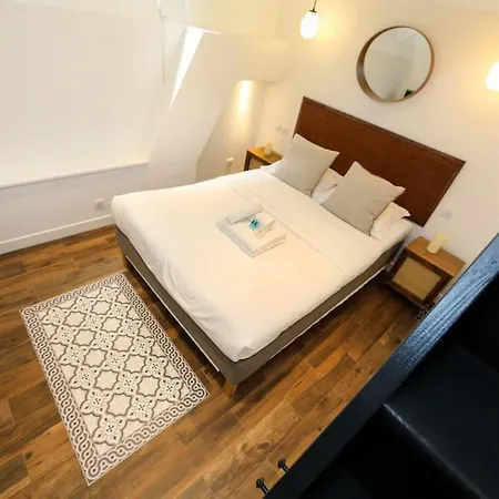 Proche Des Celebres Puces De 4p - Flat-guest Paris