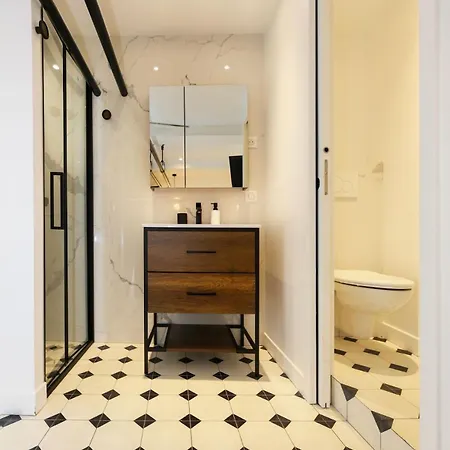 Proche Des Celebres Puces De 4p - Flat-guest Apartment *