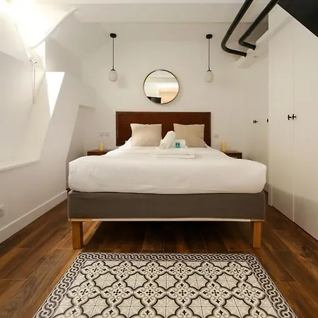 Apartment Proche Des Celebres Puces De 4p - Flat-guest *